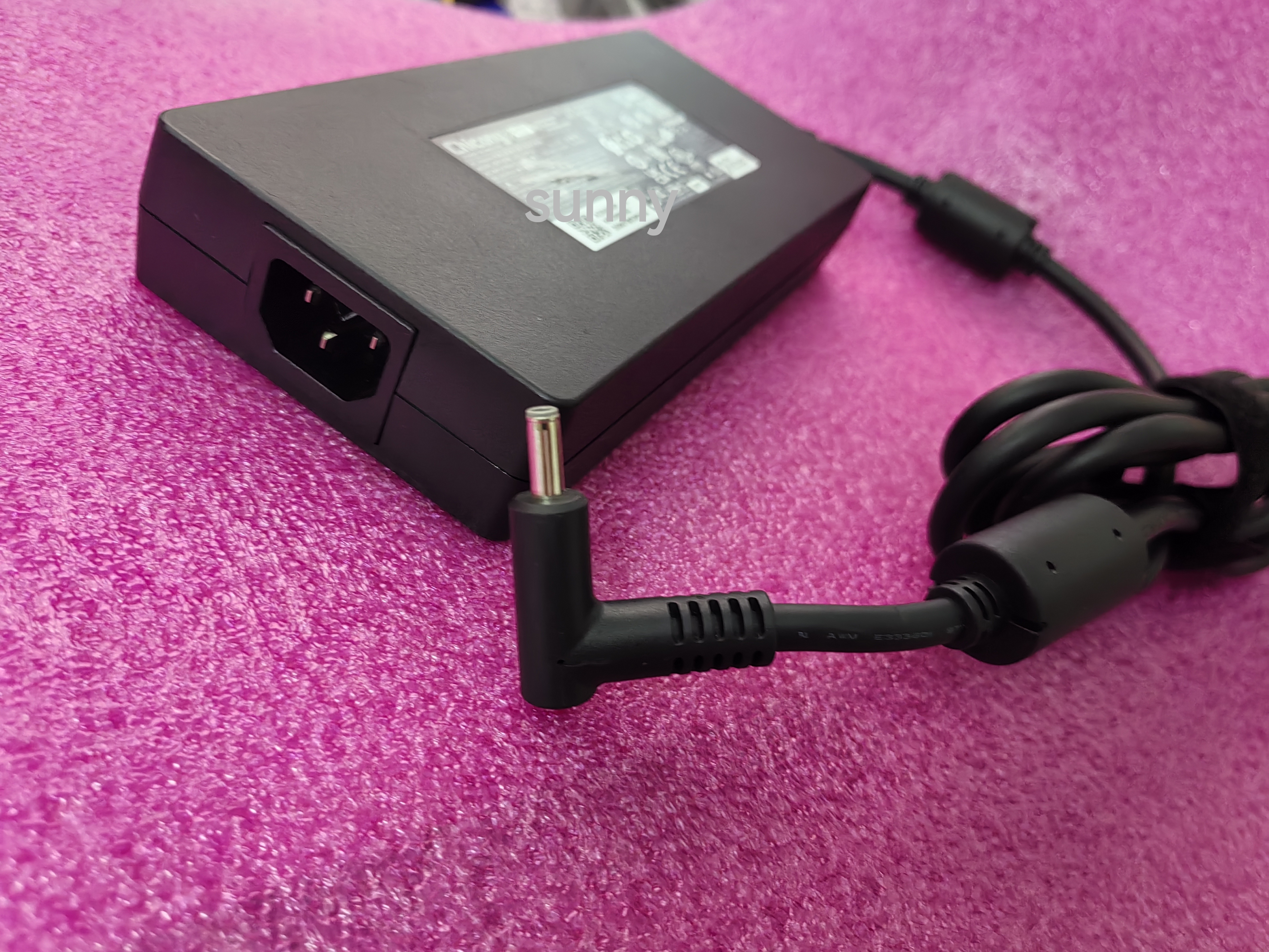 Slim Chicony A23-330P2A 4.5mm  - Pc Gaming Uk 리뷰 및 가격